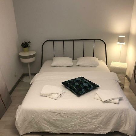 בוקרשט Green Apartment With Terrace 12 מראה חיצוני תמונה