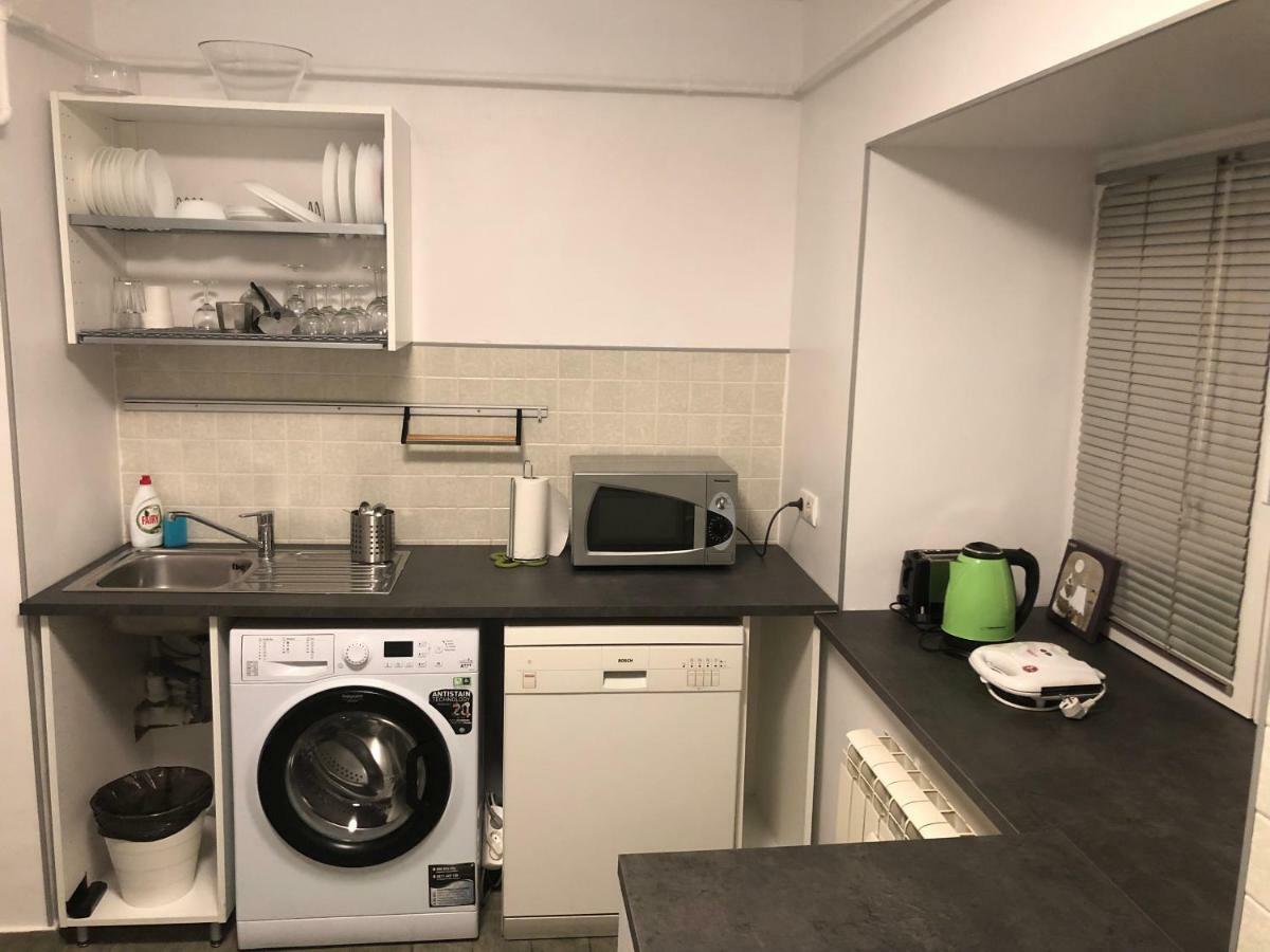 בוקרשט Green Apartment With Terrace 12 מראה חיצוני תמונה