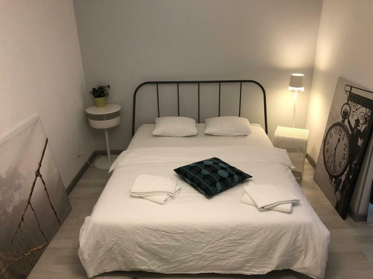 בוקרשט Green Apartment With Terrace 12 מראה חיצוני תמונה