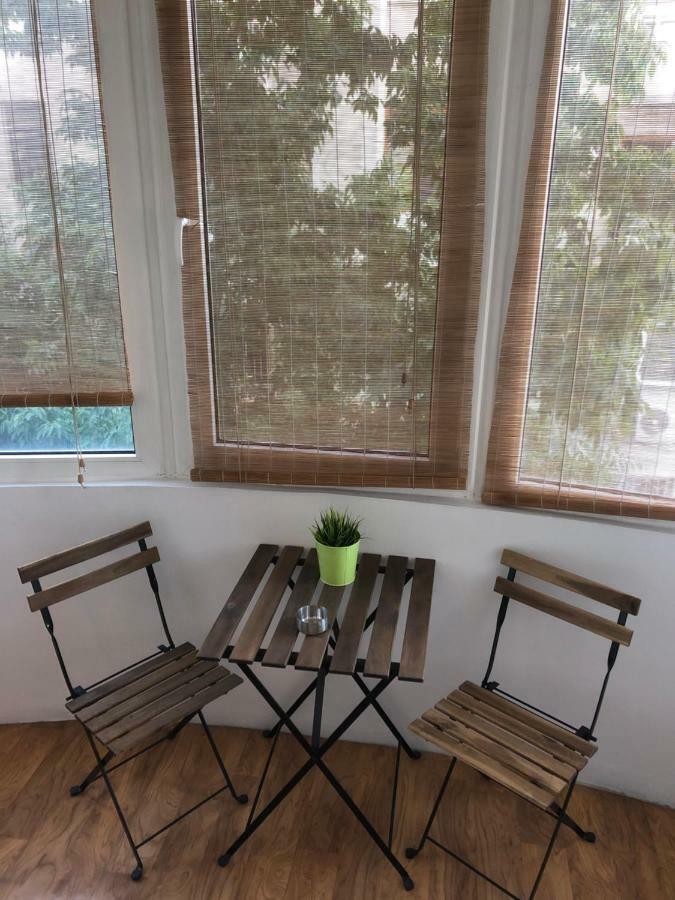 בוקרשט Green Apartment With Terrace 12 מראה חיצוני תמונה