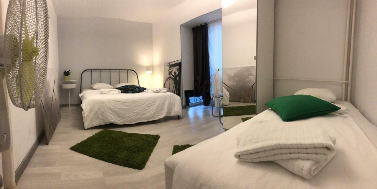 בוקרשט Green Apartment With Terrace 12 מראה חיצוני תמונה