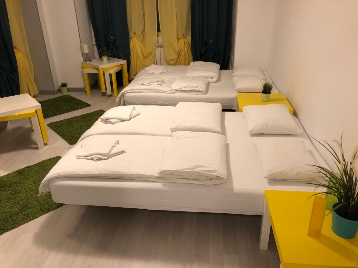 בוקרשט Green Apartment With Terrace 12 מראה חיצוני תמונה