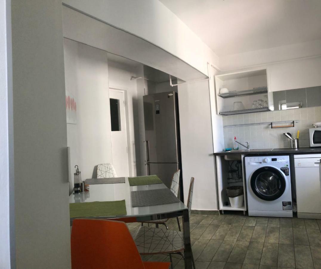 בוקרשט Green Apartment With Terrace 12 מראה חיצוני תמונה